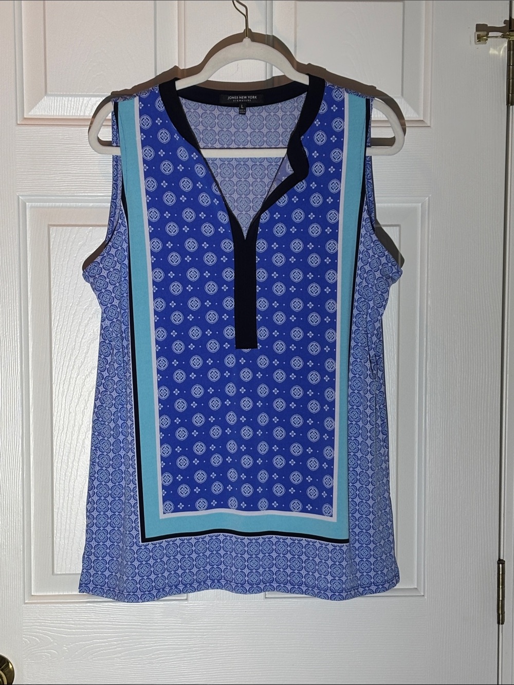 Jones New York Blue Geometric Print Sleeveless Top with Black Trim